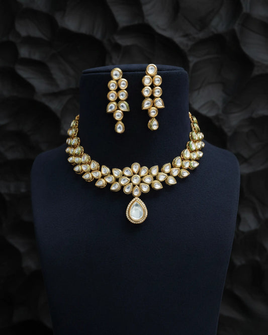 Flower Luxe Kundan Set Zestro