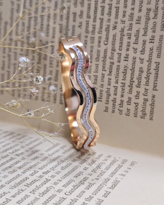 Glow Curve Bracelet