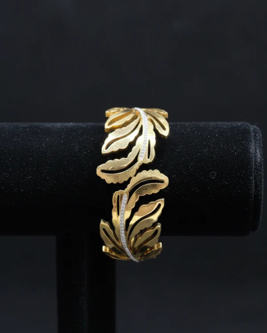 Golden Leaf Openable Bracelet