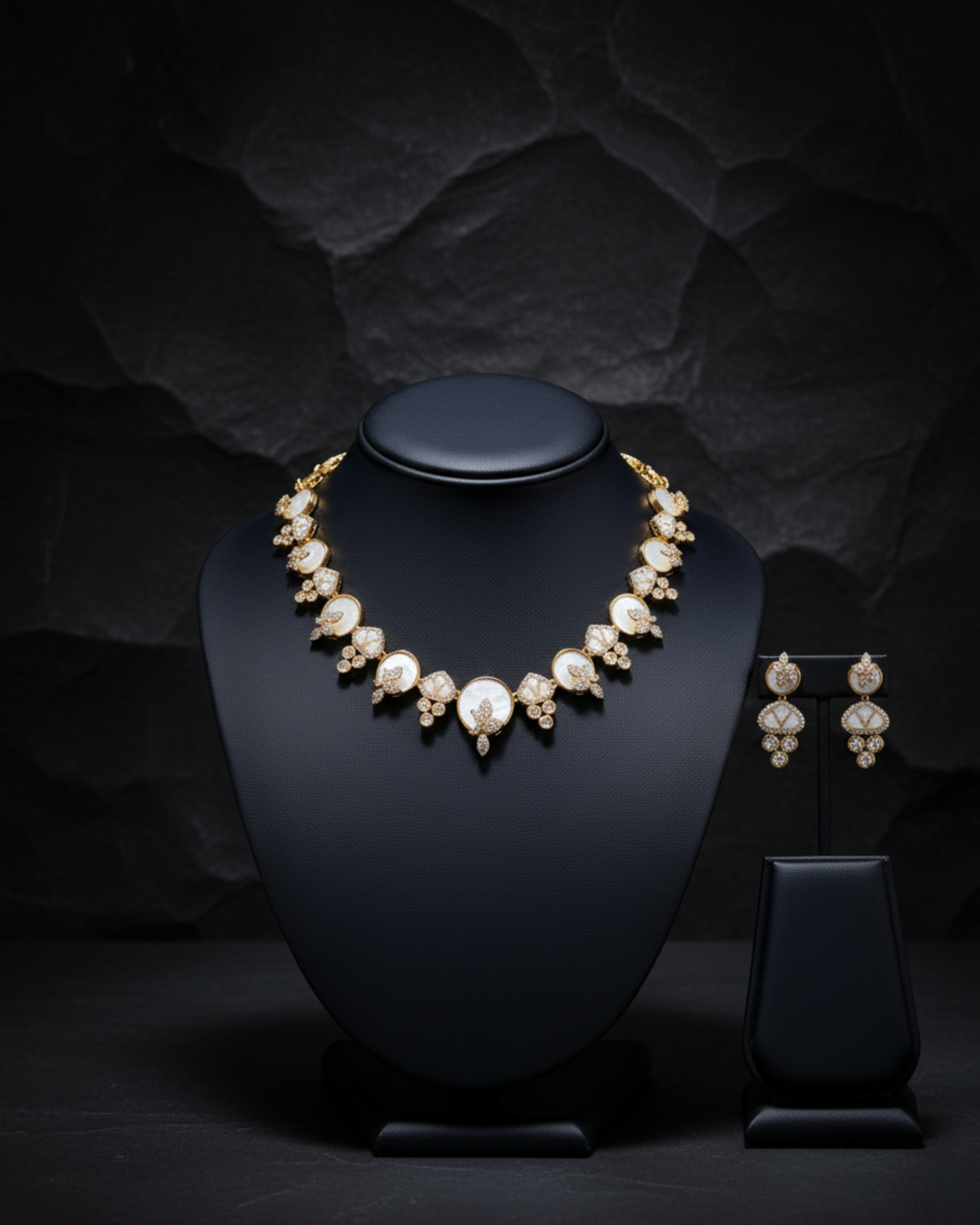 Luner Necklace Set