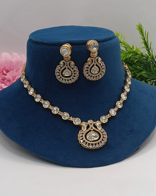 Naveli Necklace Set