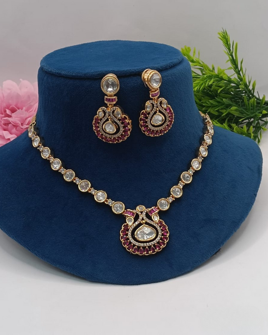 Naveli Necklace Set