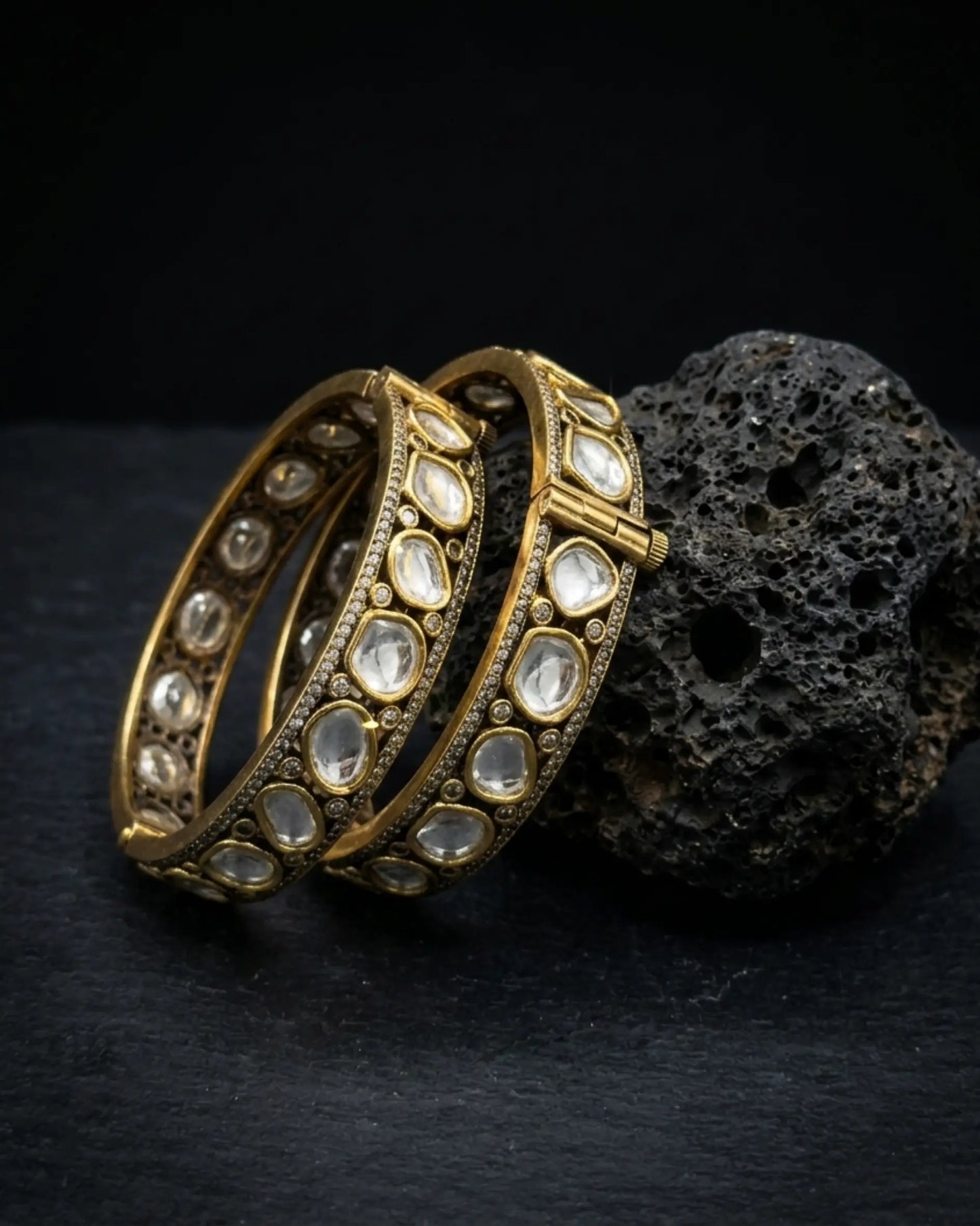 Nawabi Grace Kundan Bangles Zestro