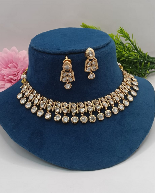 Nayeli Kundan Necklace Set