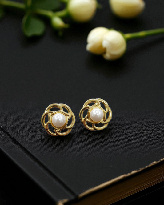 Nova Pearl Earrings