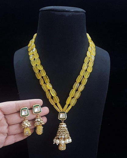 Rasika Paachi Kundan Set