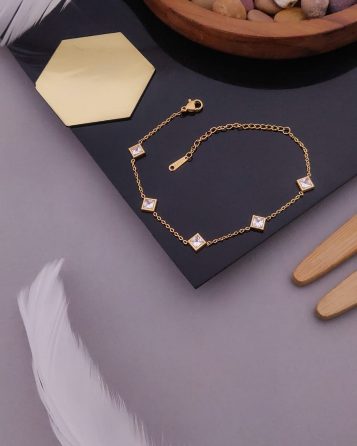 Single Colored Chain Bracelet