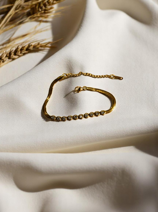 Elegant Gold Zircon Chain Bracelet
