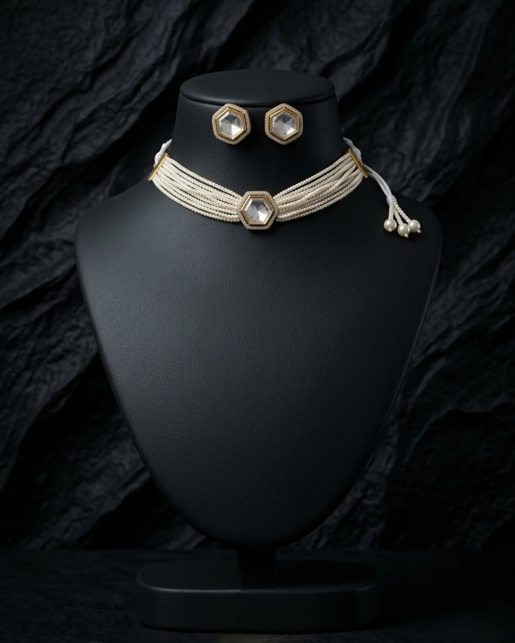 Avyra Kundan Pearl Choker Zestro