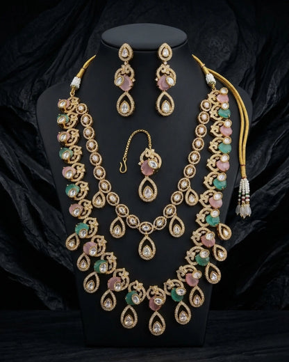 Sunehri Teardrop Kundan Set Zestro