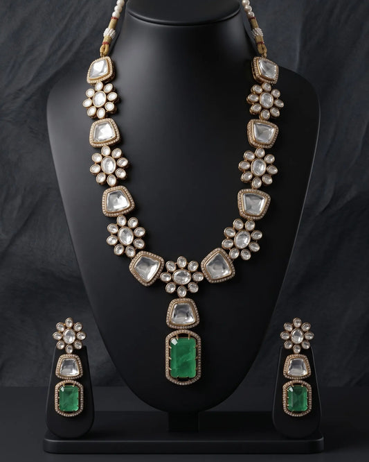 Noor-e-Raag Kundan Set Zestro