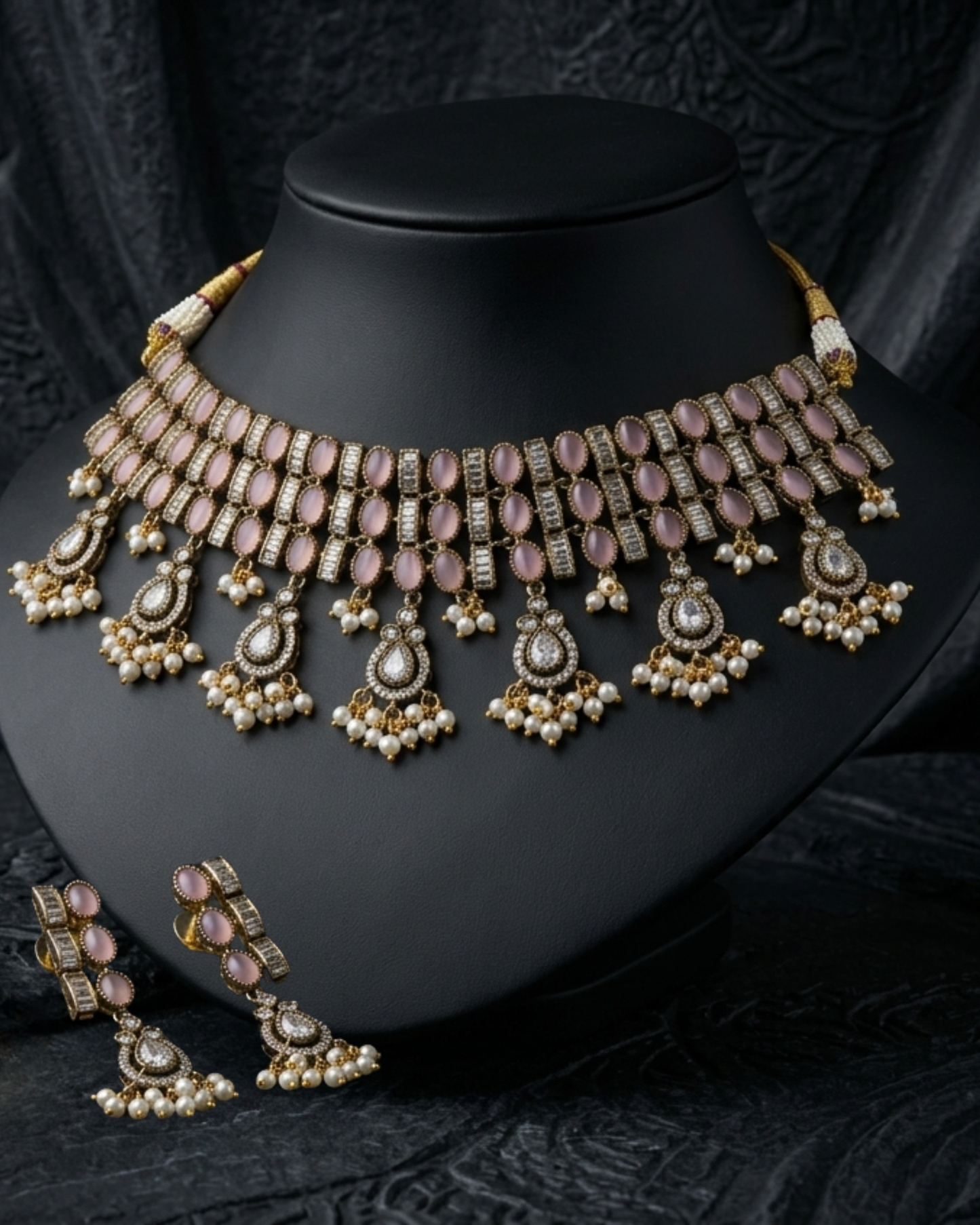 Adaa Kundan Choker