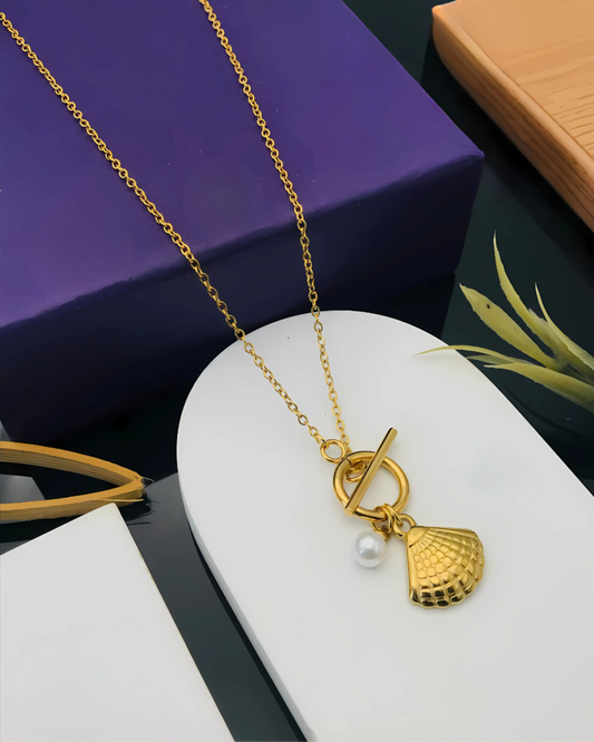 Golden Shell Necklace Zestro
