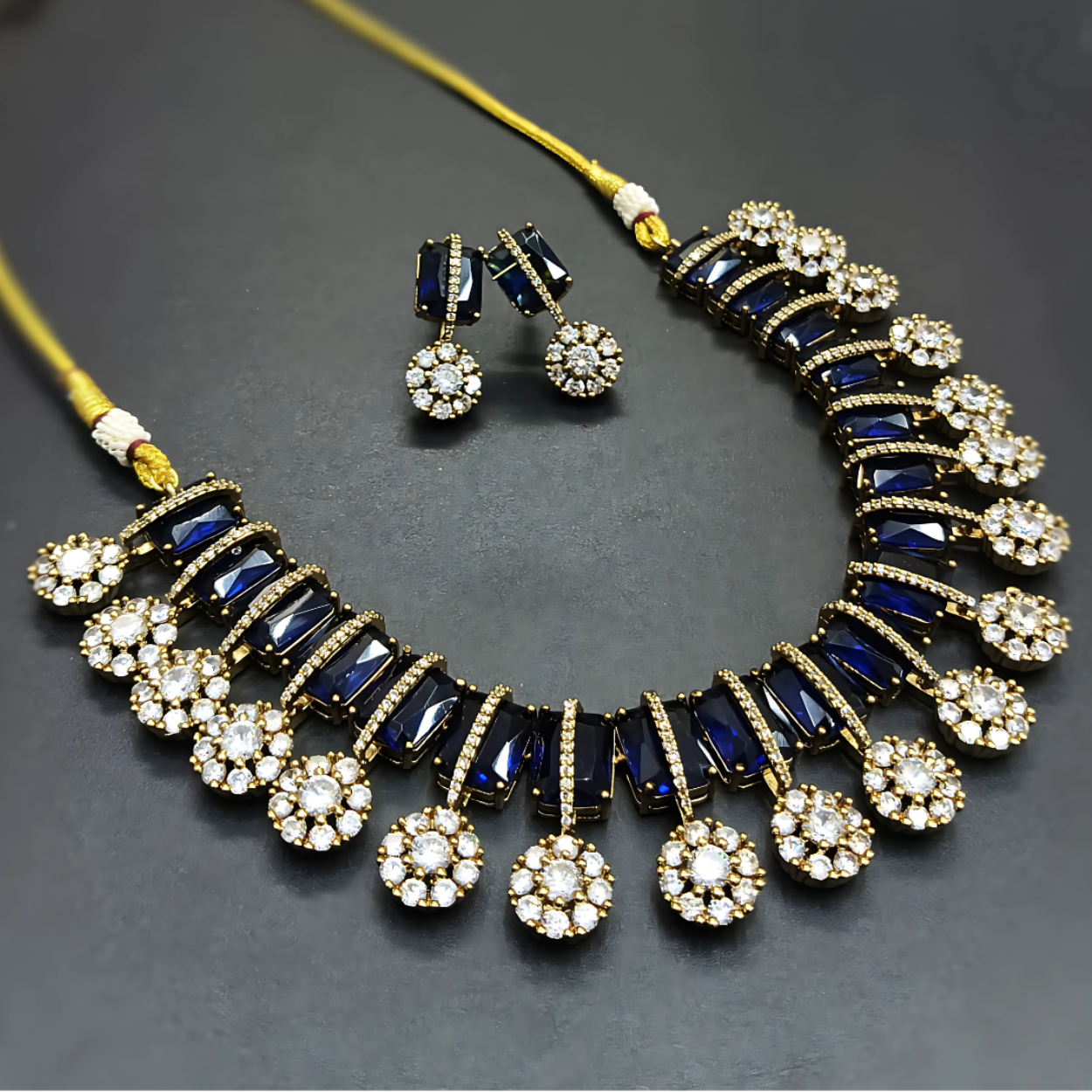 Royale Spectrum Necklace Set