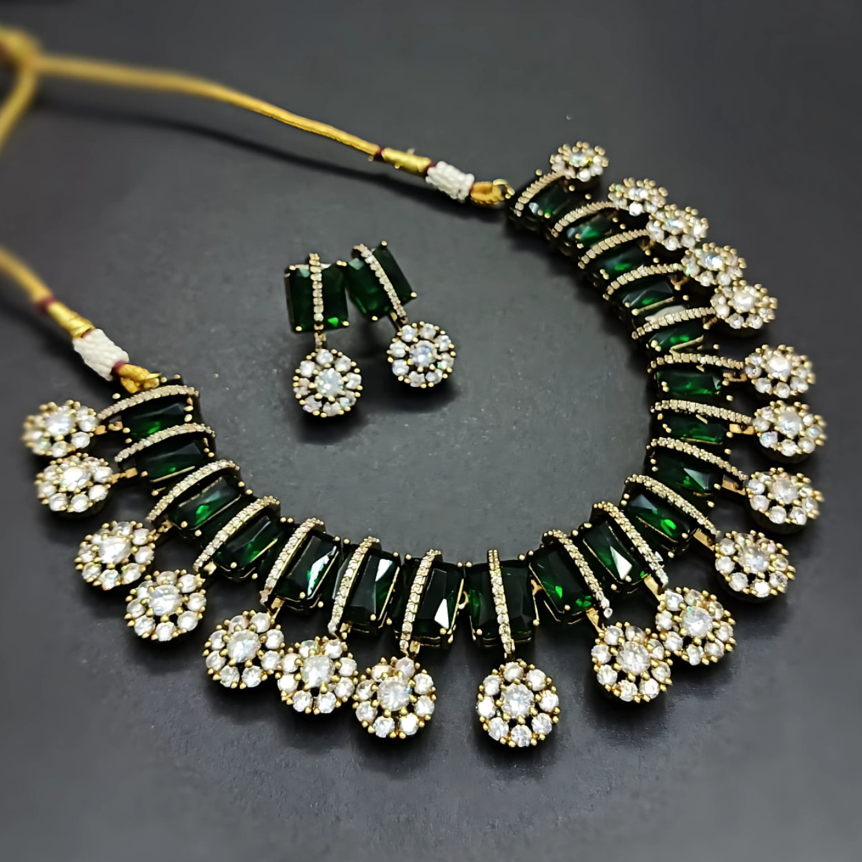 Royale Spectrum Necklace Set